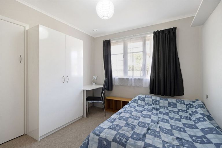 Photo of property in 129 View Road, Sunnyvale, Auckland, 0612