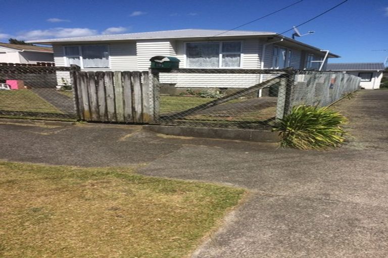 Photo of property in 57 Banks Street, Marfell, New Plymouth, 4310