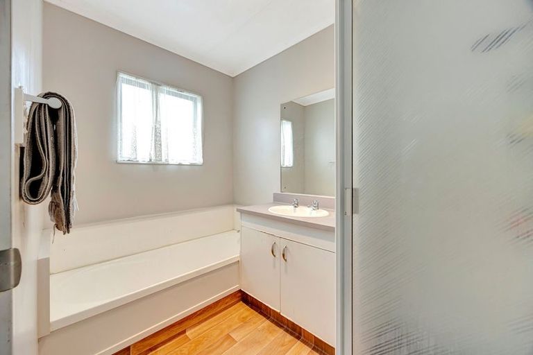 Photo of property in 3 Caulfield Place, Nawton, Hamilton, 3200