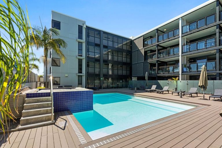 Photo of property in 2-06/424 Maunganui Road, Mount Maunganui, 3116