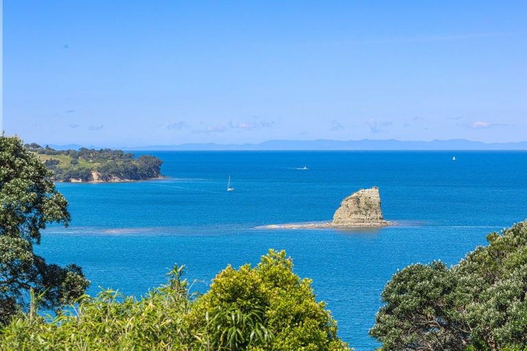Photo of property in 81 Tiri Road, Tindalls Beach, Whangaparaoa, 0930