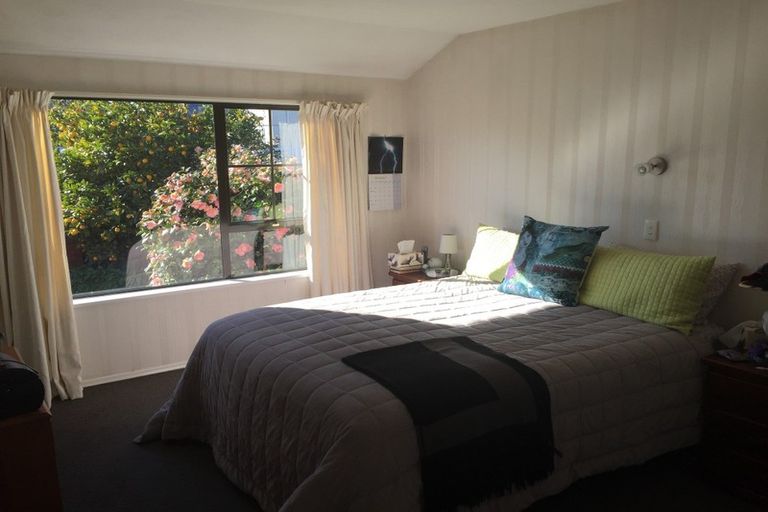 Photo of property in 4 Ladbrokes Place, Fendalton, Christchurch, 8052