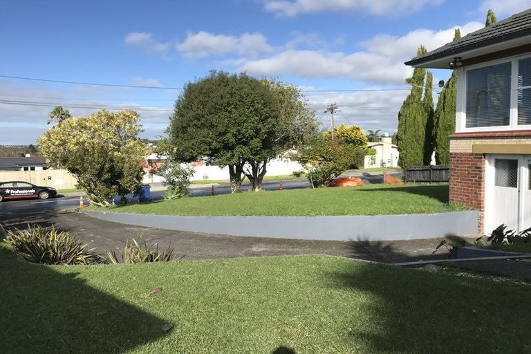 Photo of property in 12 Tiroroa Avenue, Te Atatu South, Auckland, 0610