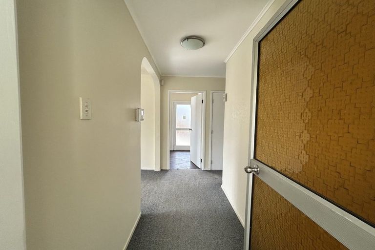 Photo of property in 53 Donovan Avenue, Massey, Auckland, 0614