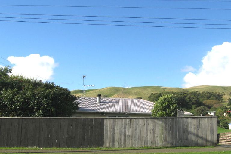 Photo of property in 118 Driver Crescent, Cannons Creek, Porirua, 5024