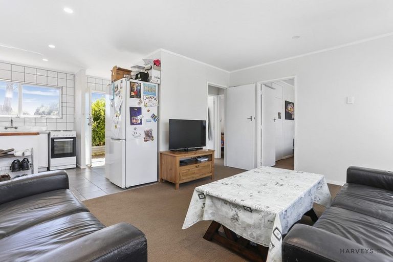 Photo of property in 2/22c Evans Road, Glen Eden, Auckland, 0602