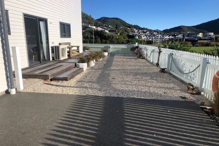 Photo of property in 3 Surrey Street, Picton, 7220