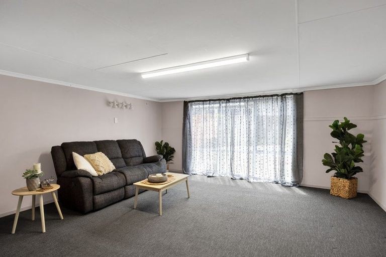 Photo of property in 90 Manawapou Road, Hawera, 4610