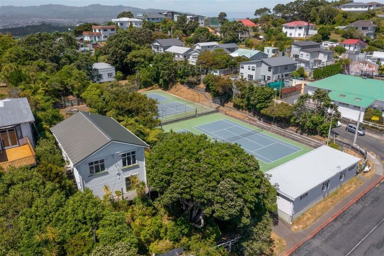 Photo of property in 75 Mornington Road, Brooklyn, Wellington, 6021