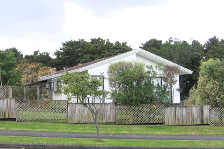 Photo of property in 14 Hakea Place, Totara Heights, Auckland, 2105