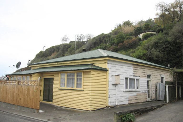 Photo of property in 2 Goldsmith Road, Hospital Hill, Napier, 4110