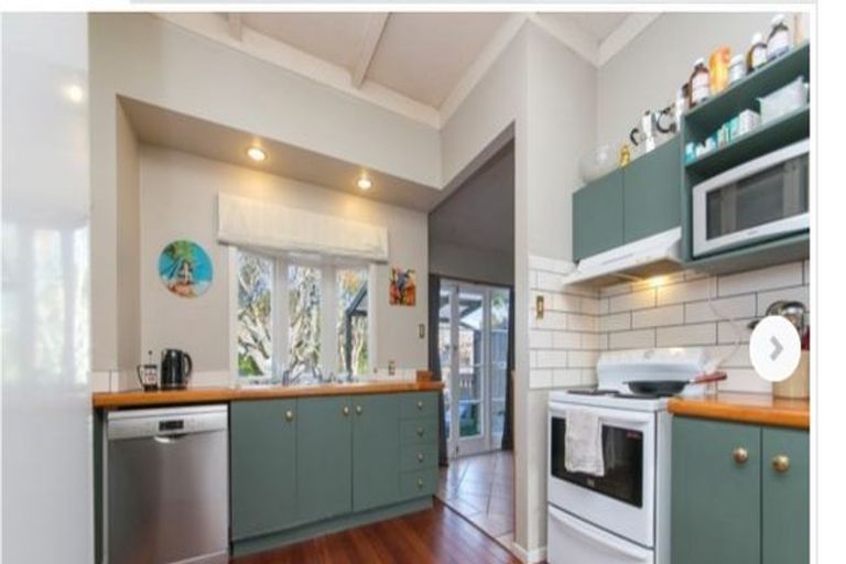 Photo of property in 7a Wattle Street, New Lynn, Auckland, 0600