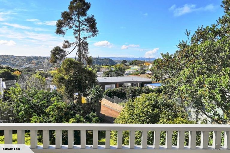 Photo of property in 143 Waimumu Road, Massey, Auckland, 0614