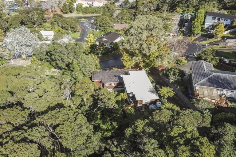 Photo of property in 1/3 Mcquoid Place, Glenfield, Auckland, 0629