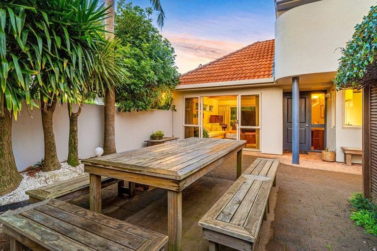 Photo of property in 1/8 Fenwick Avenue, Milford, Auckland, 0620