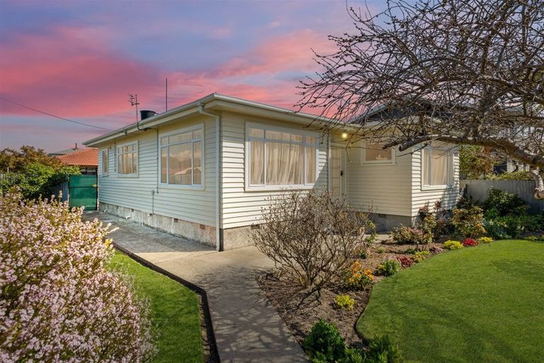 Photo of property in 1 Bentley Street, Russley, Christchurch, 8042