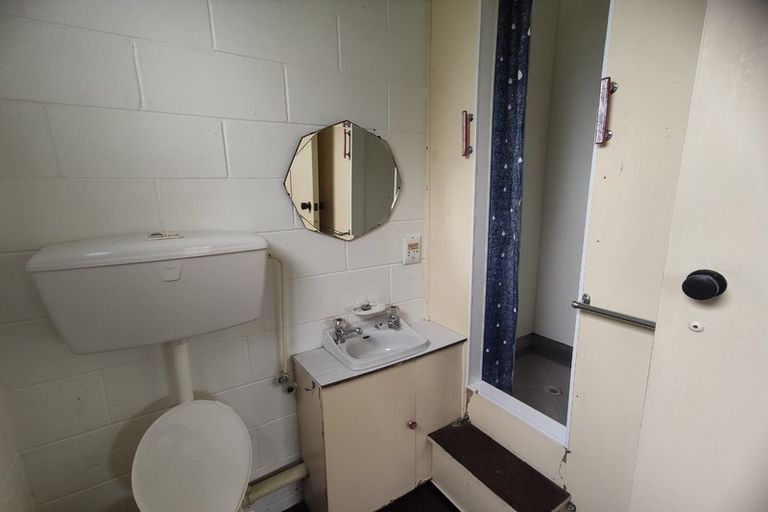 Photo of property in 17 Matipo Road, Te Atatu Peninsula, Auckland, 0610