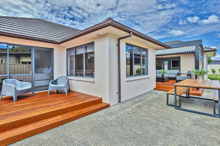 Photo of property in 15 Pinotage Drive, Greenmeadows, Napier, 4112
