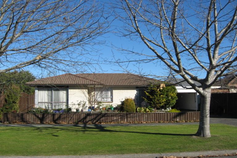 Photo of property in 2/2 Cassidy Place, Belfast, Christchurch, 8051