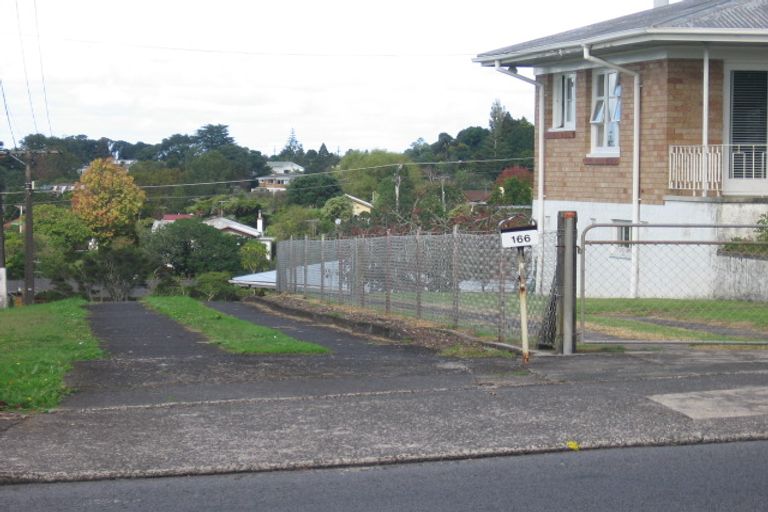 Photo of property in 166 Titirangi Road, New Lynn, Auckland, 0600