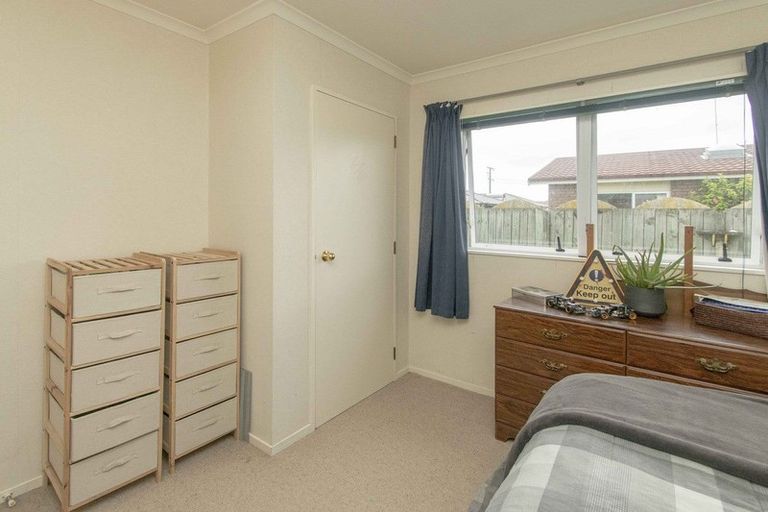 Photo of property in 3/4a Lee Road, Taradale, Napier, 4112