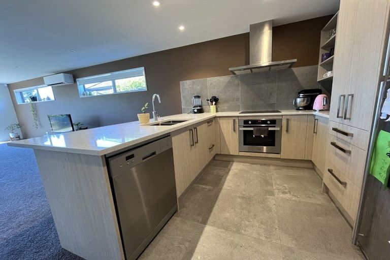 Photo of property in 38 Horoeka Street, Russley, Christchurch, 8042