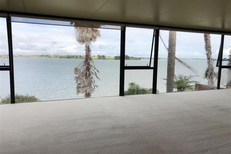 Photo of property in 10 Gigi Place, Conifer Grove, Takanini, 2112