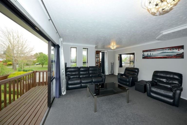 Photo of property in 5 Crosdale Place, Burnside, Christchurch, 8042
