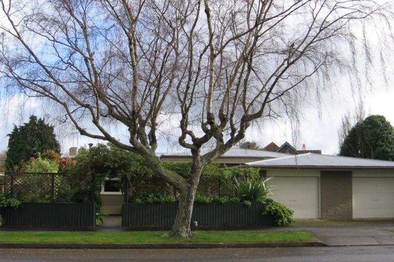 Photo of property in 8 Franklin Avenue, Hokowhitu, Palmerston North, 4410
