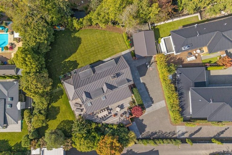 Photo of property in 66 Straven Road, Fendalton, Christchurch, 8014
