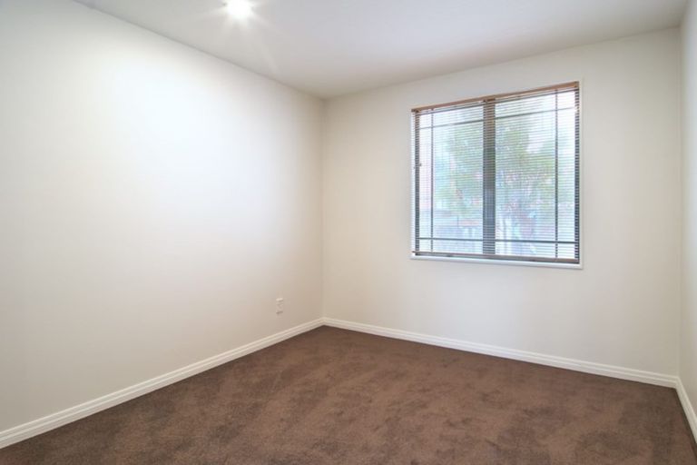 Photo of property in St James Courts, 4/77 Gloucester Street, Christchurch Central, Christchurch, 8013