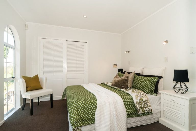 Photo of property in 24 Venus Place, Half Moon Bay, Auckland, 2012
