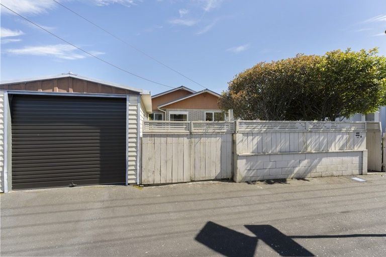 Photo of property in 52 Wallace Place, Westown, New Plymouth, 4310