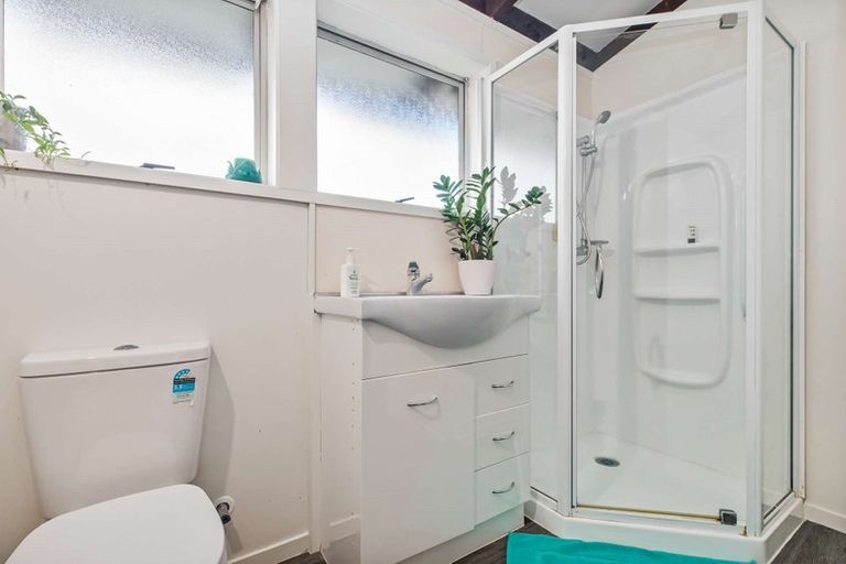 Photo of property in 1/80a Woodglen Road, Glen Eden, Auckland, 0602