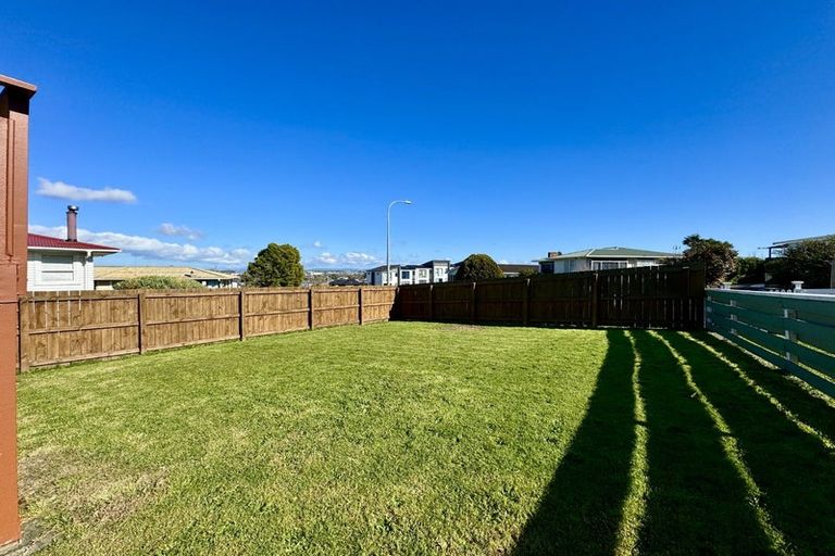 Photo of property in 16 Carole Crescent, Pakuranga, Auckland, 2010