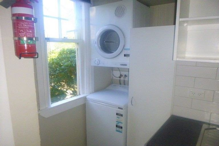 Photo of property in 17 Rakau Road, Hataitai, Wellington, 6021