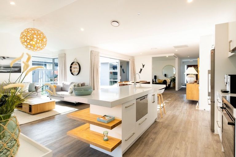 Photo of property in 11 Benmore Place, Poraiti, Napier, 4112