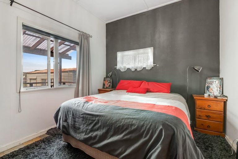 Photo of property in 24 Jean Place, Stanmore Bay, Whangaparaoa, 0932