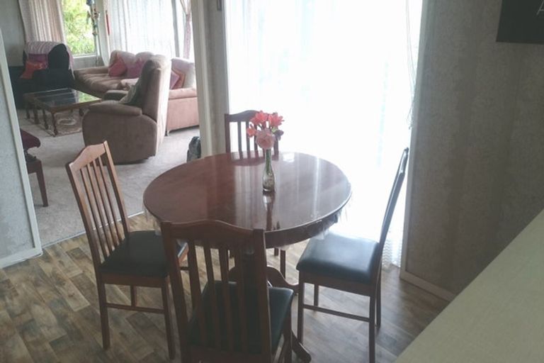 Photo of property in 22 Colin Wild Place, Glenfield, Auckland, 0629