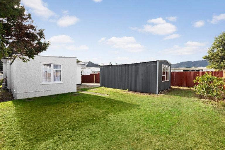 Photo of property in 15 East Street, Petone, Lower Hutt, 5012