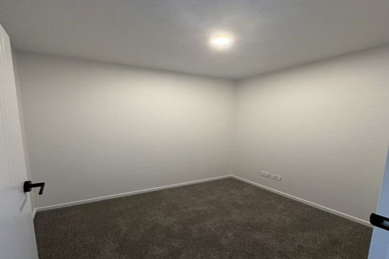 Photo of property in 6d Glennandrew Drive, Half Moon Bay, Auckland, 2012