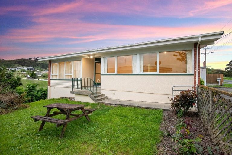 Photo of property in 6 Weir Street, Green Island, Dunedin, 9018
