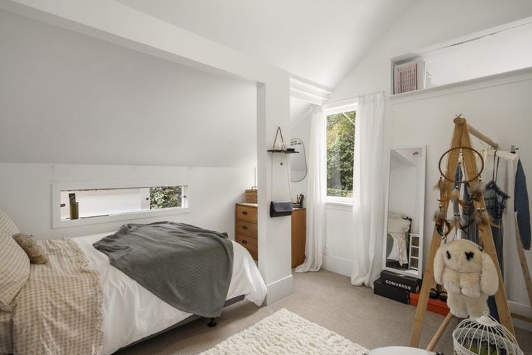 Photo of property in 8 Glen Road, Kelburn, Wellington, 6012