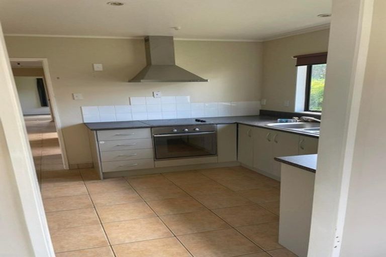 Photo of property in 1/19 Blacklock Avenue, Henderson, Auckland, 0612