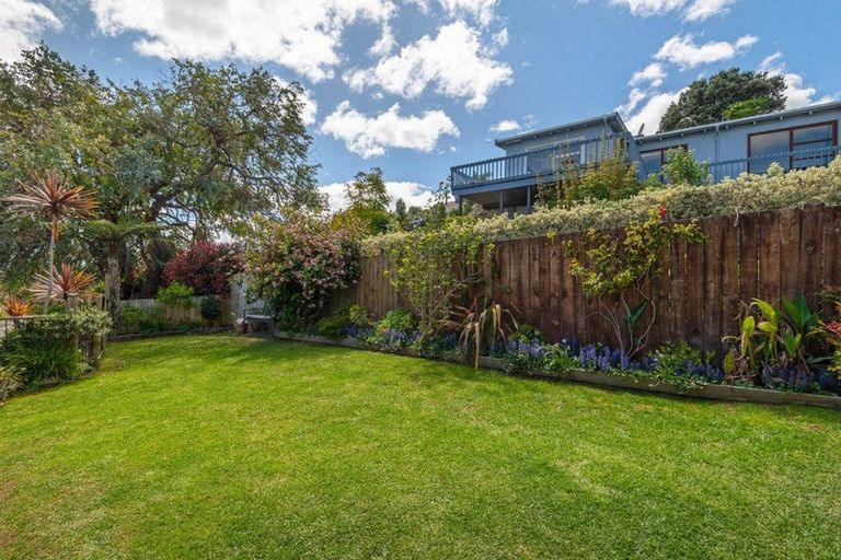 Photo of property in 1/43 Telstar Place, Beach Haven, Auckland, 0626