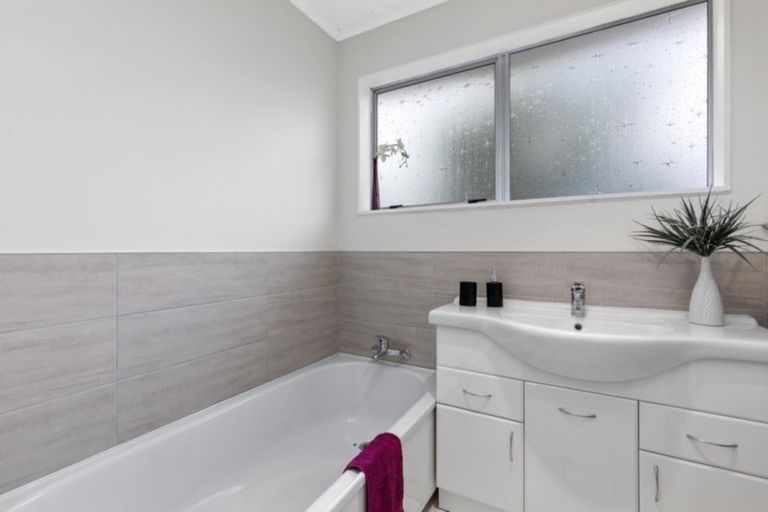 Photo of property in 26b Bauchop Road, Waterloo, Lower Hutt, 5011