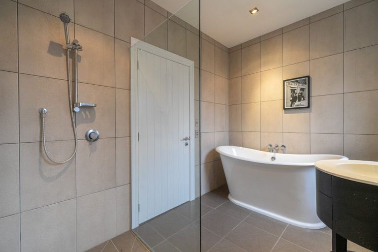 Photo of property in 60 Breaksea Street, Te Anau, 9600