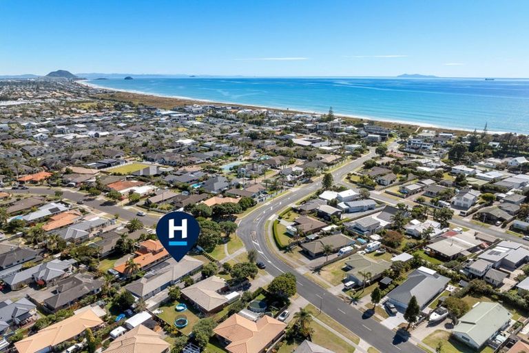 Photo of property in 21 Pacific View Road, Papamoa Beach, Papamoa, 3118