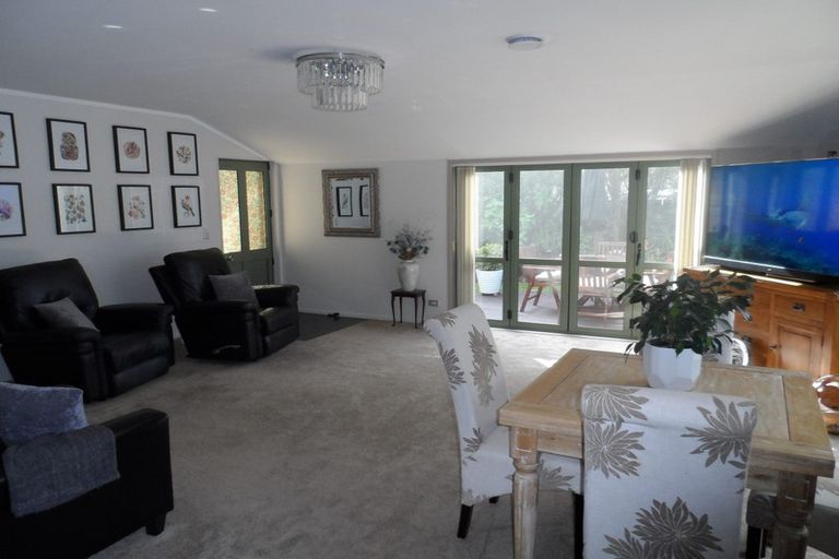 Photo of property in 2/14 Knott Road, Stanmore Bay, Whangaparaoa, 0932