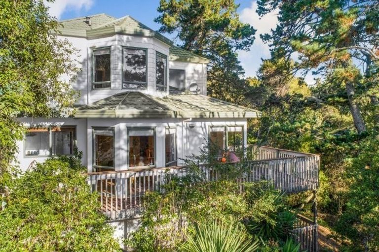 Photo of property in 1/24 Capilano Place, Glenfield, Auckland, 0629